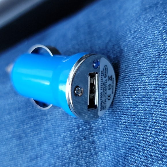 Usb car charger - Picture 2 of 2